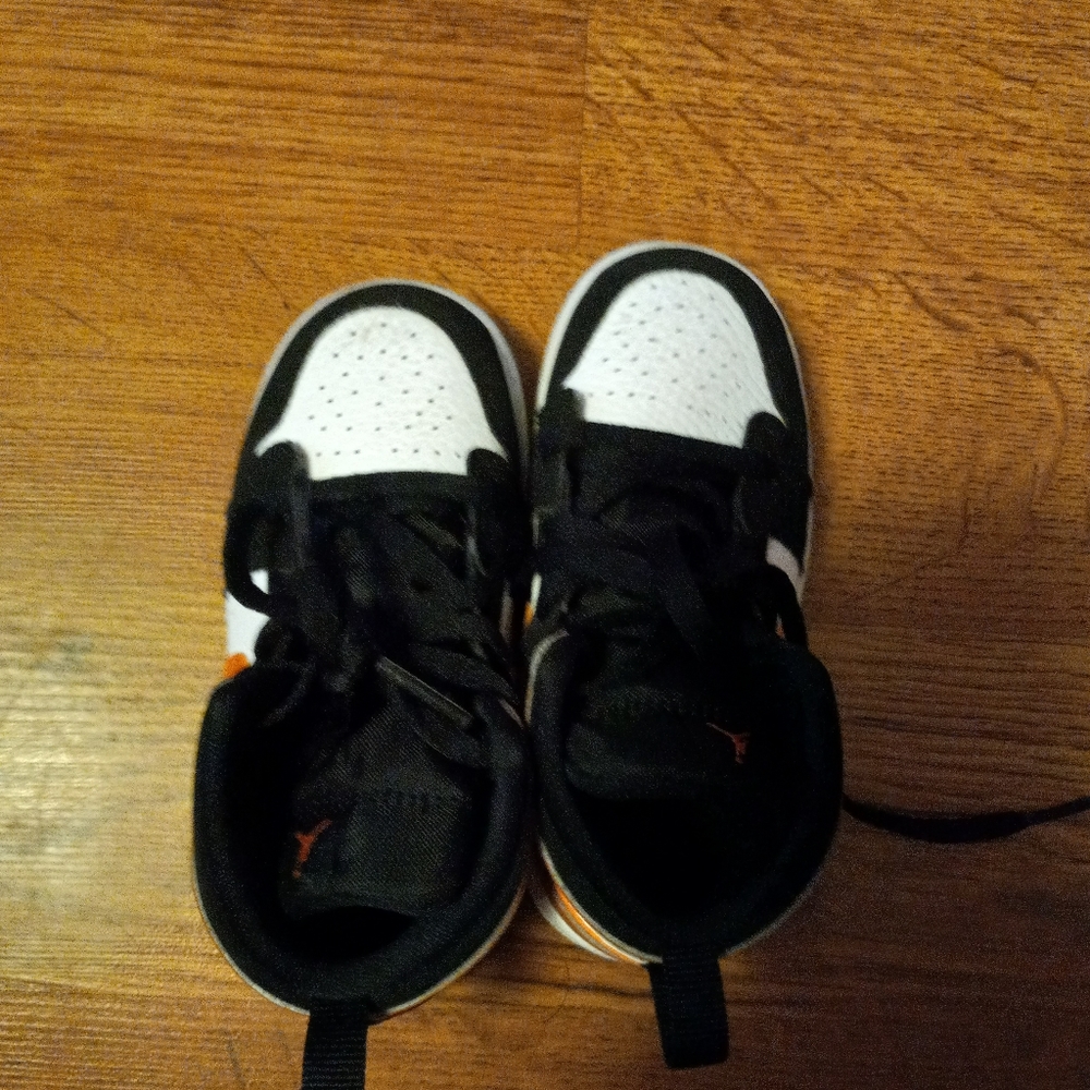 Air jordan 1 shadered backboard Infant size 8c